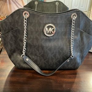 Michael kors shoulder bag. Like new!